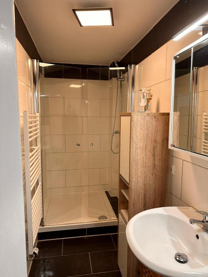 Zimmer Im Zentrum - In Der Naehe Zum Hauptbahnhof Paderborn Buitenkant foto