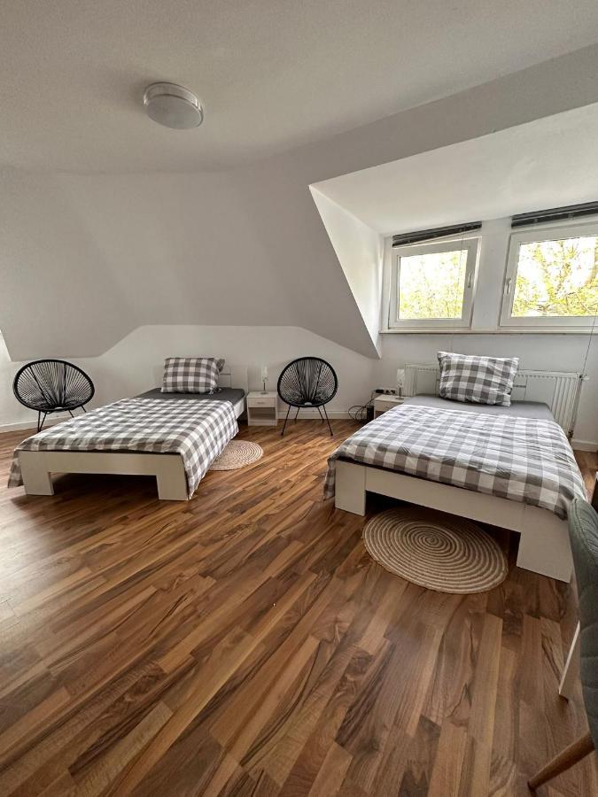 Zimmer Im Zentrum - In Der Naehe Zum Hauptbahnhof Paderborn Buitenkant foto